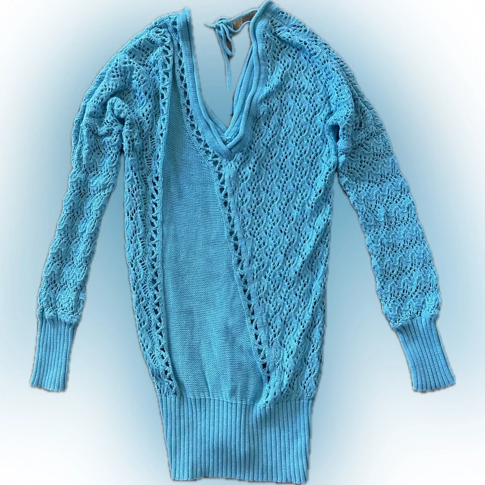 Cache Light Blue V-Neck Sweater - Picture 1 of 3